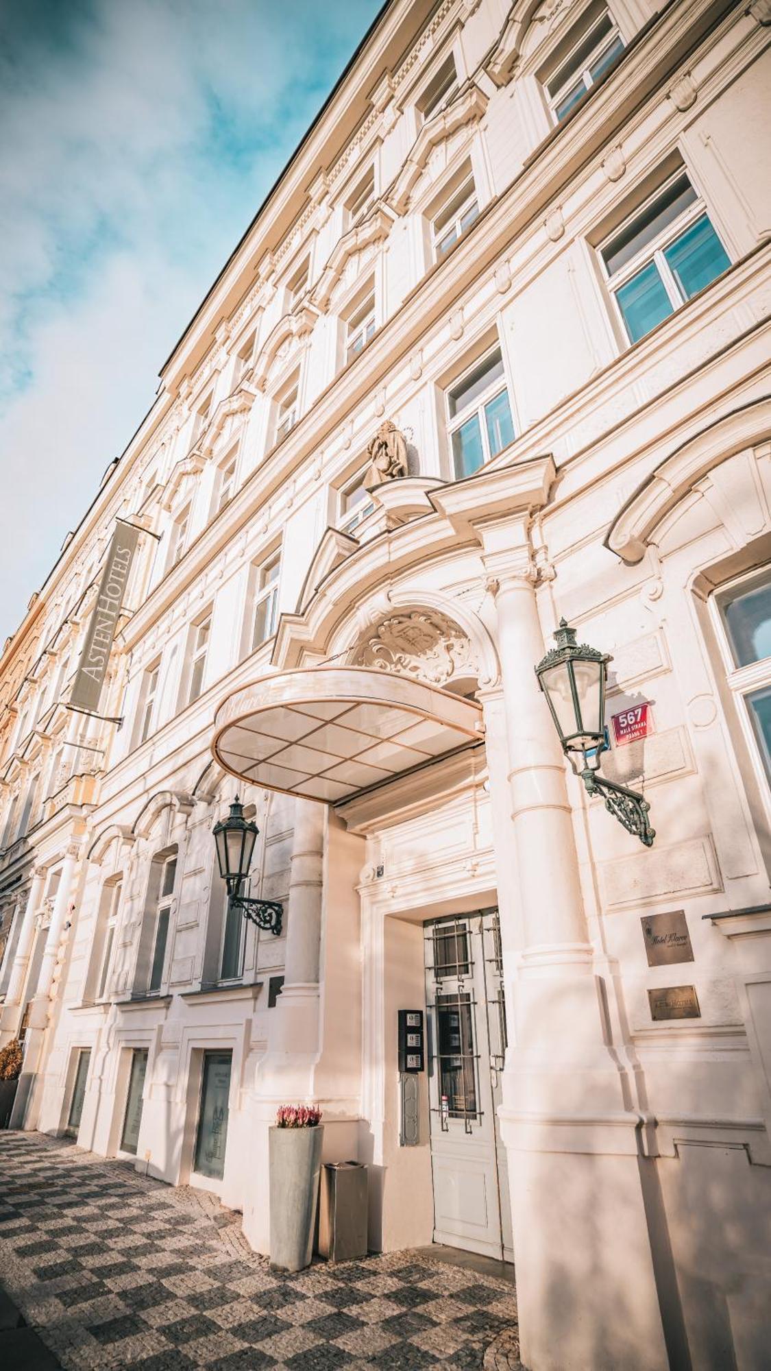 Boutique Hotel Klarov Prague Exterior photo